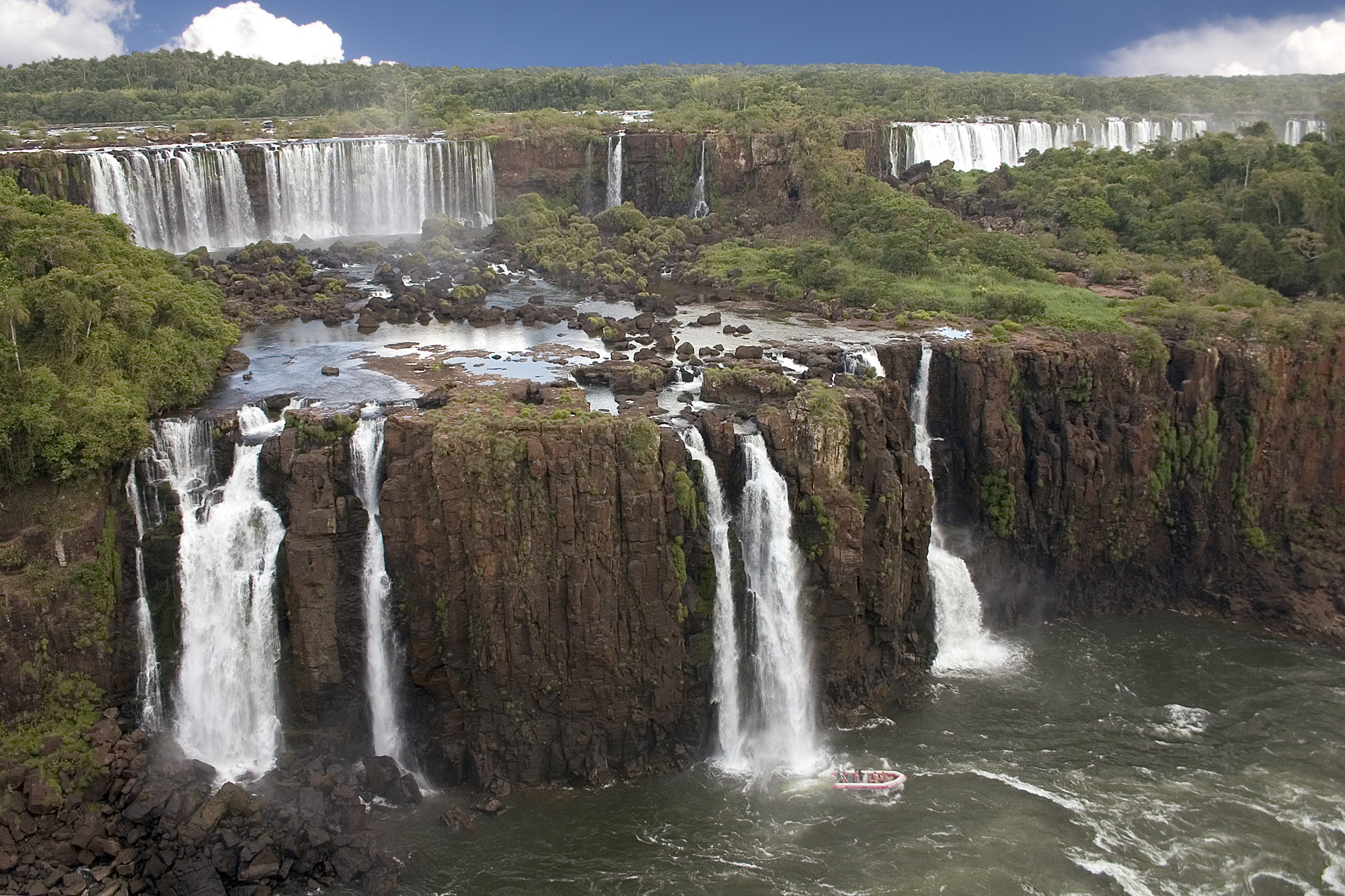 Откуда водопад. Водопады: Анхель и Игуасу.. Катаратас дель Игуасу. Водопады Игуасу (Cataratas do Iguaçu).