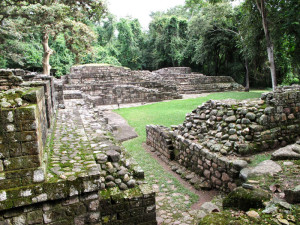 Las Sepulturas Copan Ruinas.
